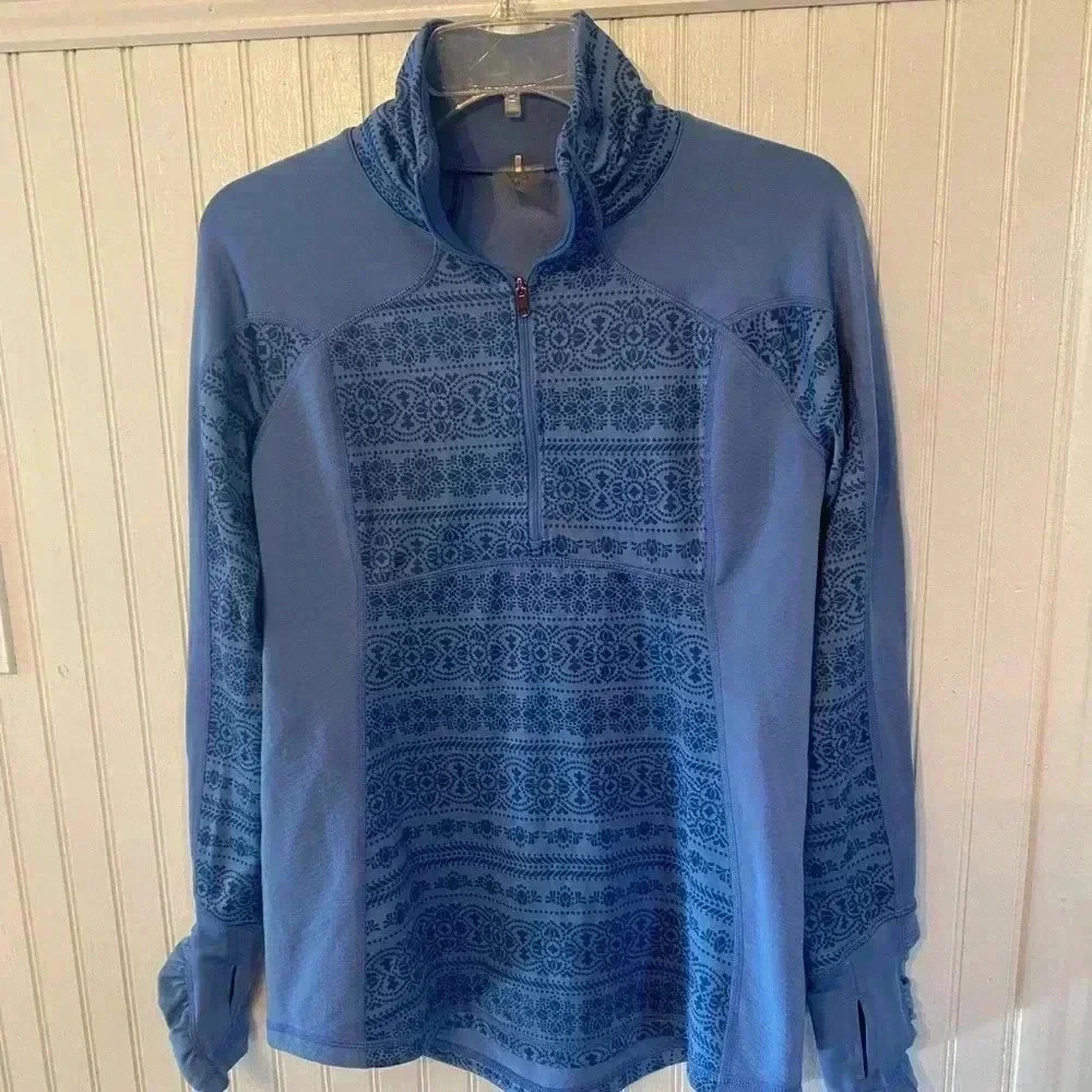 Calia running top